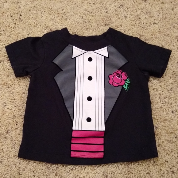 Vitamins Baby Tuxedo t-shirt size 6m